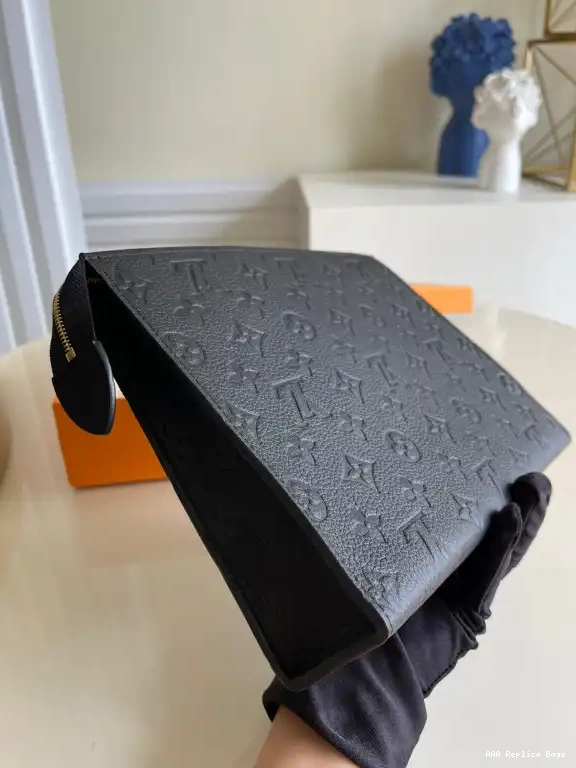 Aaa replica ru VUITTON VOYAGE POCHETTE LOUIS 0615